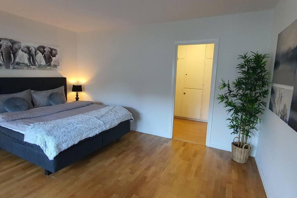 Apartment With Garden Near Metro! Stockholm Exteriér fotografie